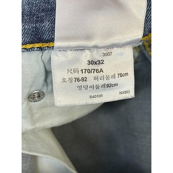 Levi's Jeans Adult 30x32 Blue Signature Straight Leg Distressed Denim Mens - Picture 10 of 13